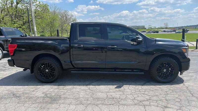 Used 2019 Nissan Titan SV w/ SV Convenience Package AWD/4WD image 1