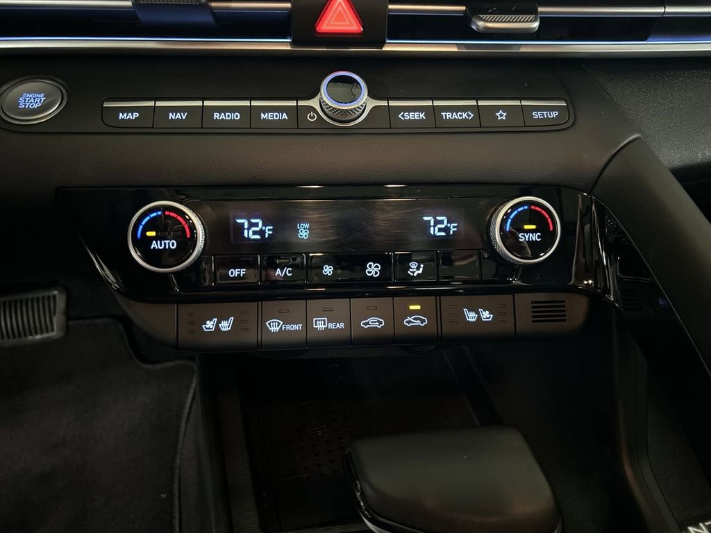 Used 2021 Hyundai Elantra Limited image 21