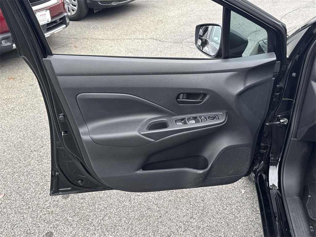 Used 2022 Nissan Versa S image 17