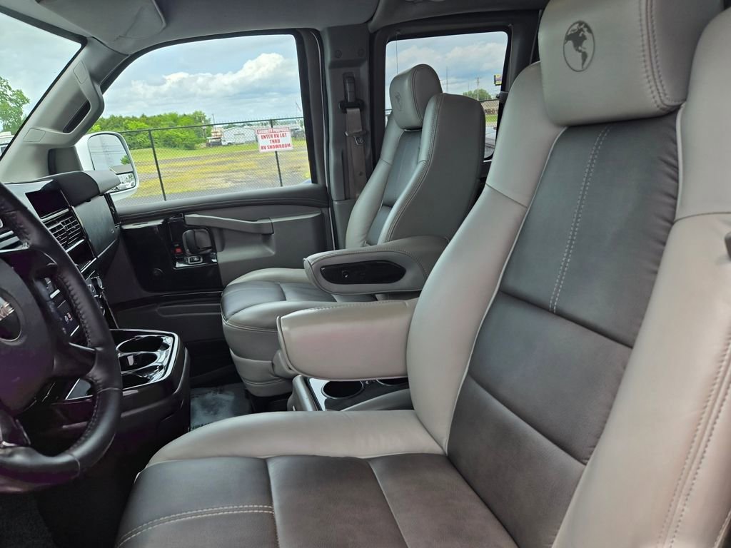 Used 2019 GMC Savana 2500 Extended w/ Enhanced Convenience Package image 14