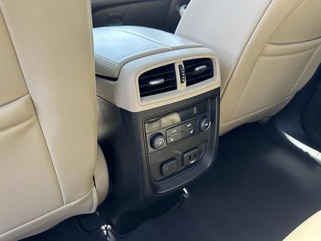 Used 2019 Buick Envision Essence FWD image 16