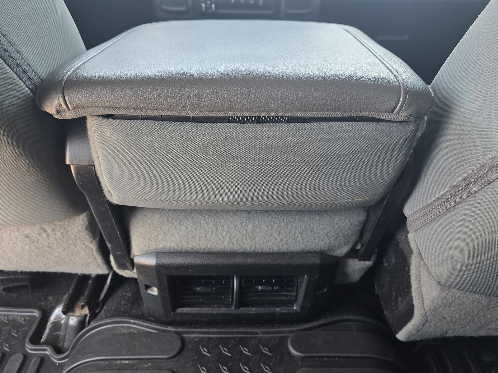 Used 2018 RAM 3500 Tradesman w/ Chrome Appearance Group AWD/4WD image 26
