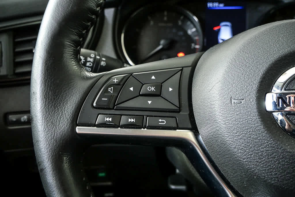 Used 2019 Nissan Rogue Sport SV w/ All-Weather Package FWD image 12