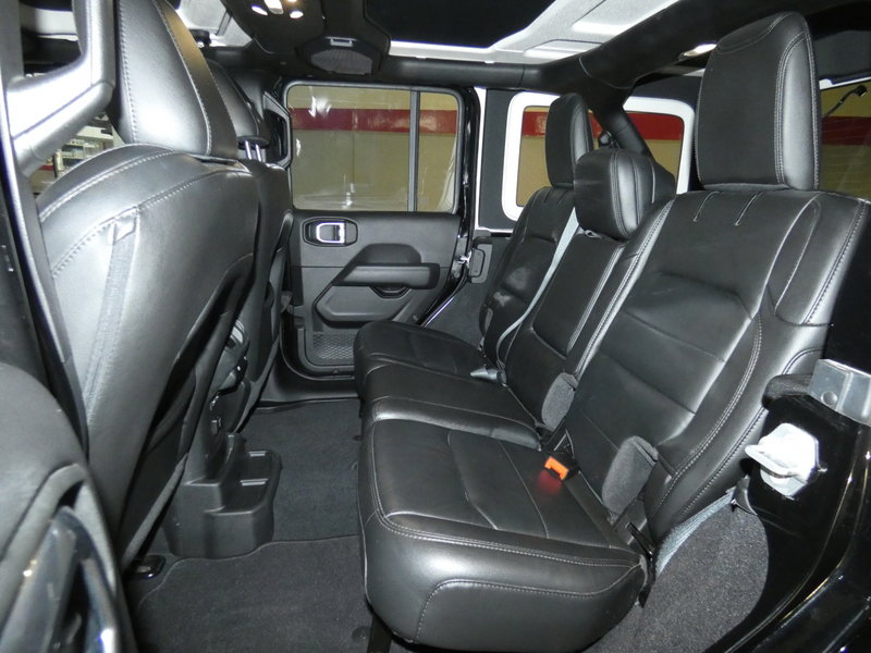 Used 2022 Jeep Wrangler Unlimited Sahara image 22