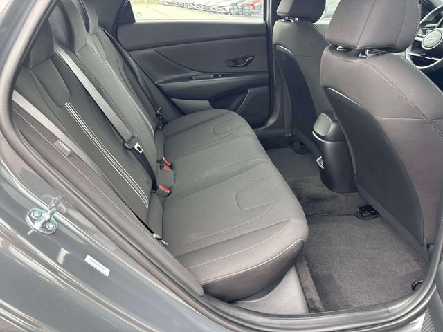 Certified 2025 Hyundai Elantra Sport FWD image 15