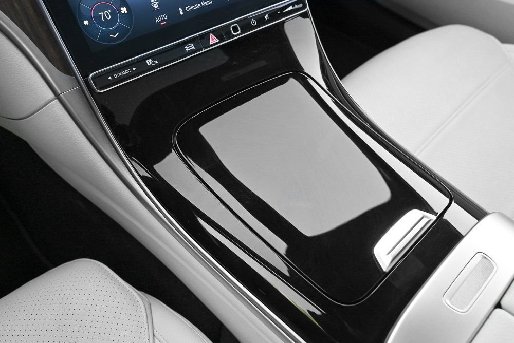 Used 2025 Mercedes-Benz C 300 Sedan image 31