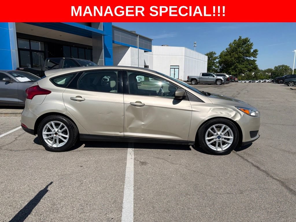 Used 2018 Ford Focus SE FWD image 2