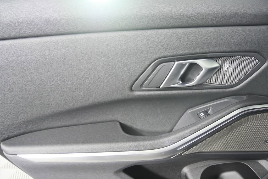 Used 2025 BMW 330i xDrive Sedan image 12