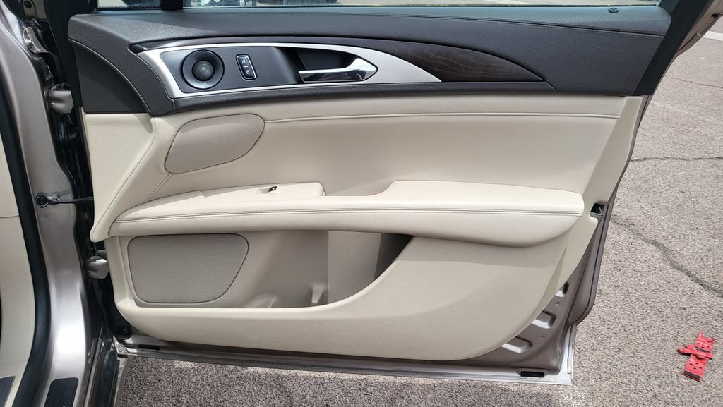 Used 2018 Lincoln MKZ Reserve w/ Climate Package FWD image 18