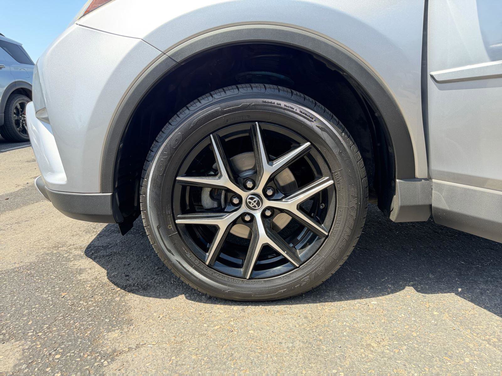 Used 2016 Toyota RAV4 SE FWD image 30