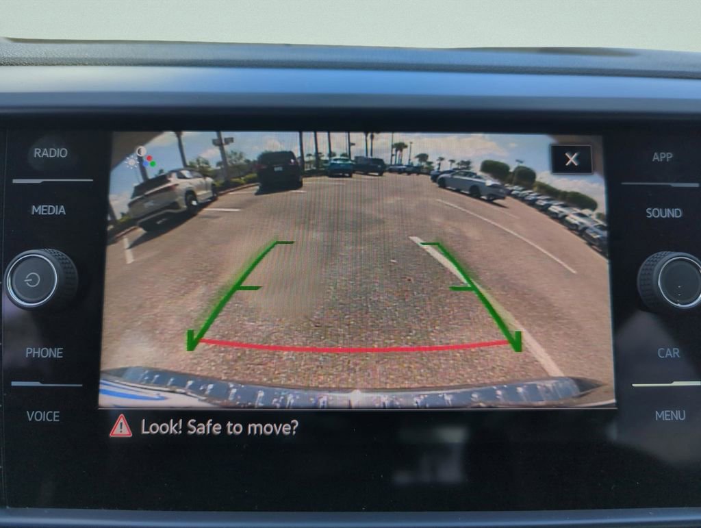 Certified 2022 Volkswagen Taos SE image 31