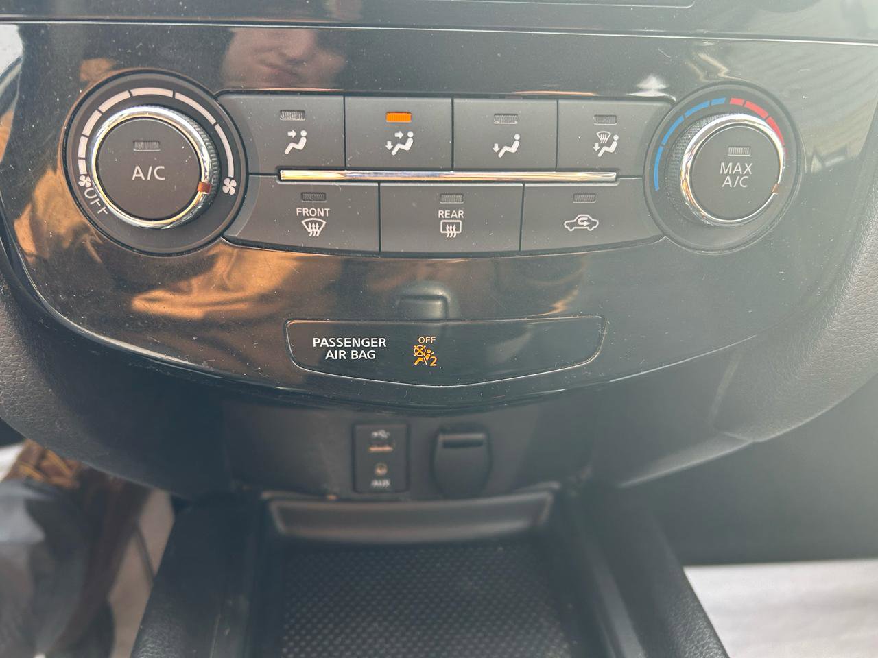 Used 2016 Nissan Rogue S image 24