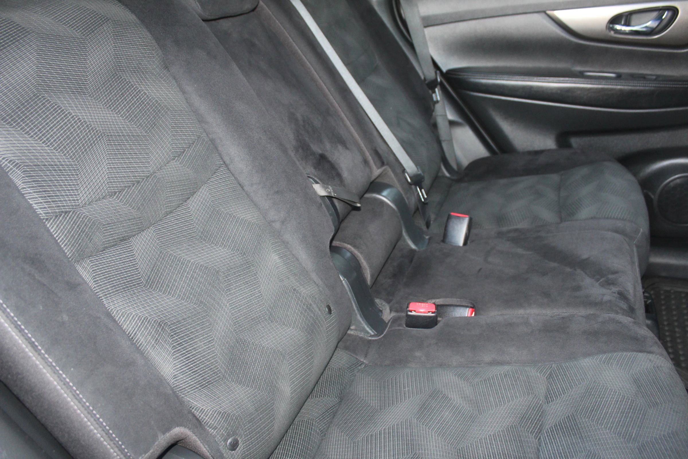 Used 2015 Nissan Rogue SV AWD/4WD image 15