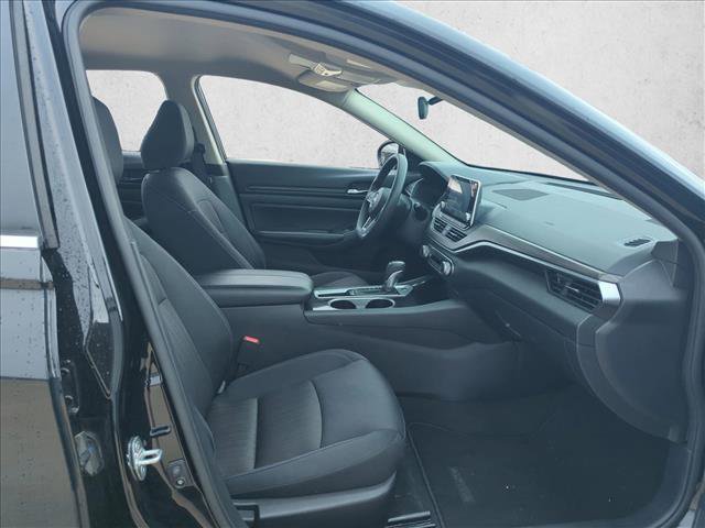 Used 2024 Nissan Altima 2.5 SV image 17
