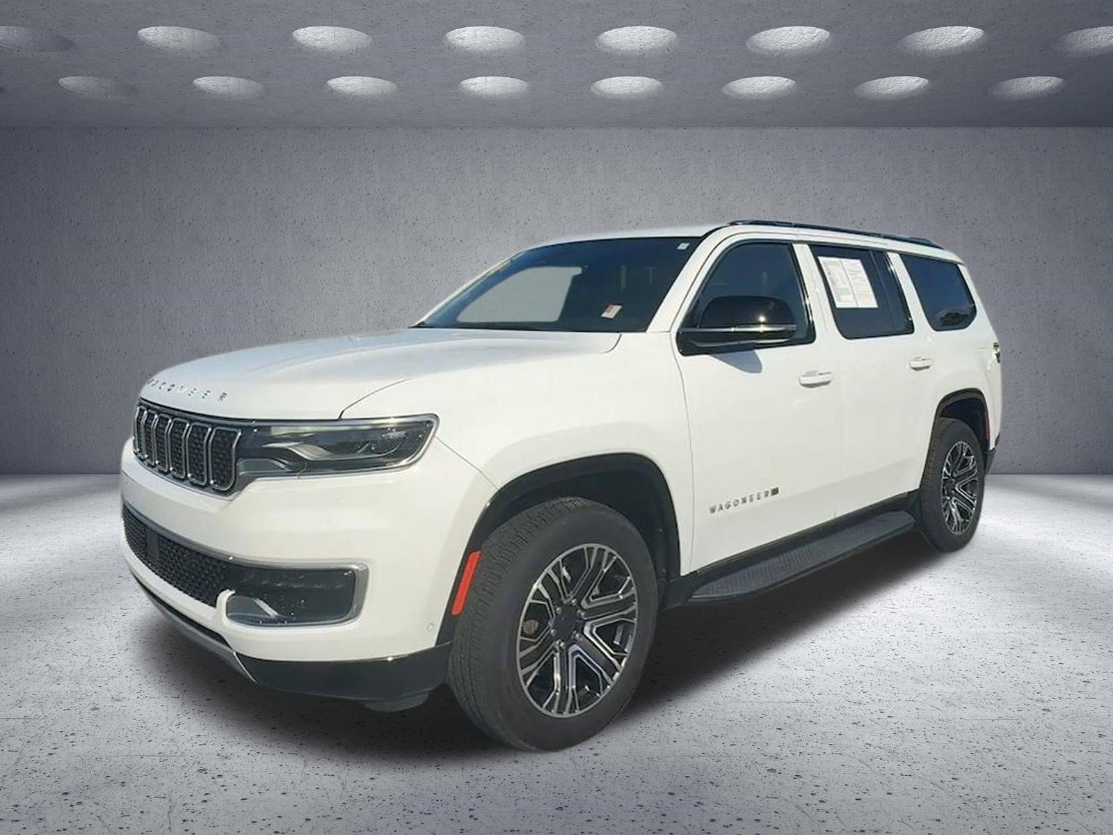 Used 2024 Jeep Wagoneer Series II w/ Flexible Seating Group RWD image 2