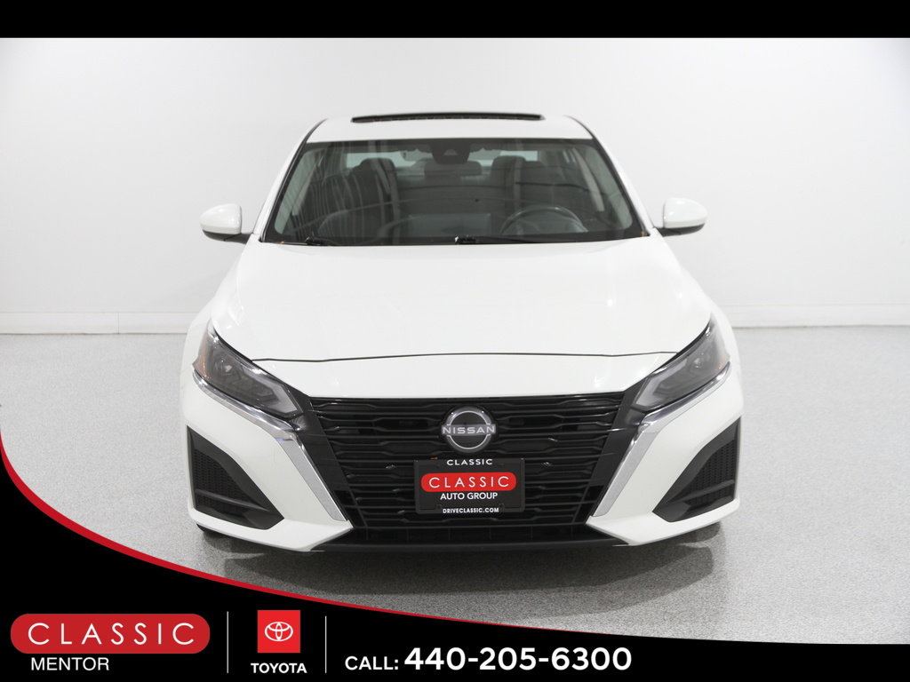 Used 2023 Nissan Altima 2.5 SV w/ SV Premium Package image 2
