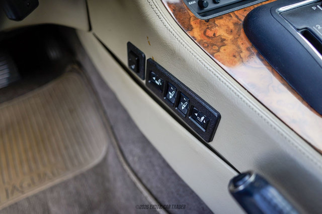 Used 1988 Jaguar XJ Vanden Plas RWD image 38