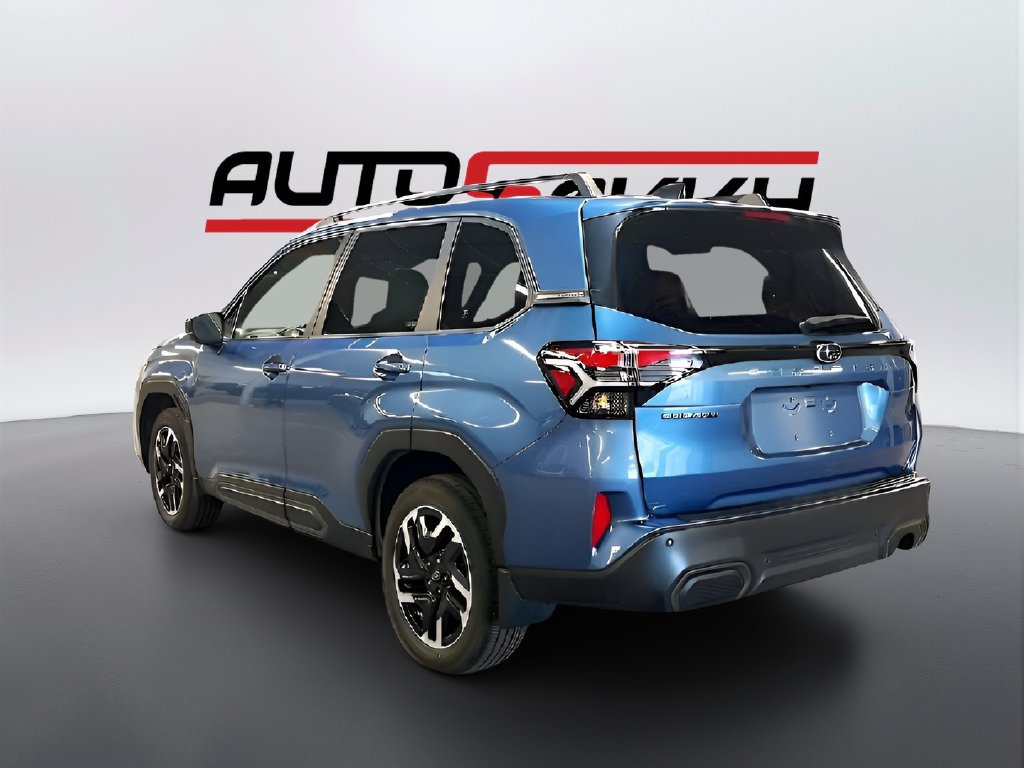 Used 2025 Subaru Forester Limited AWD/4WD image 5