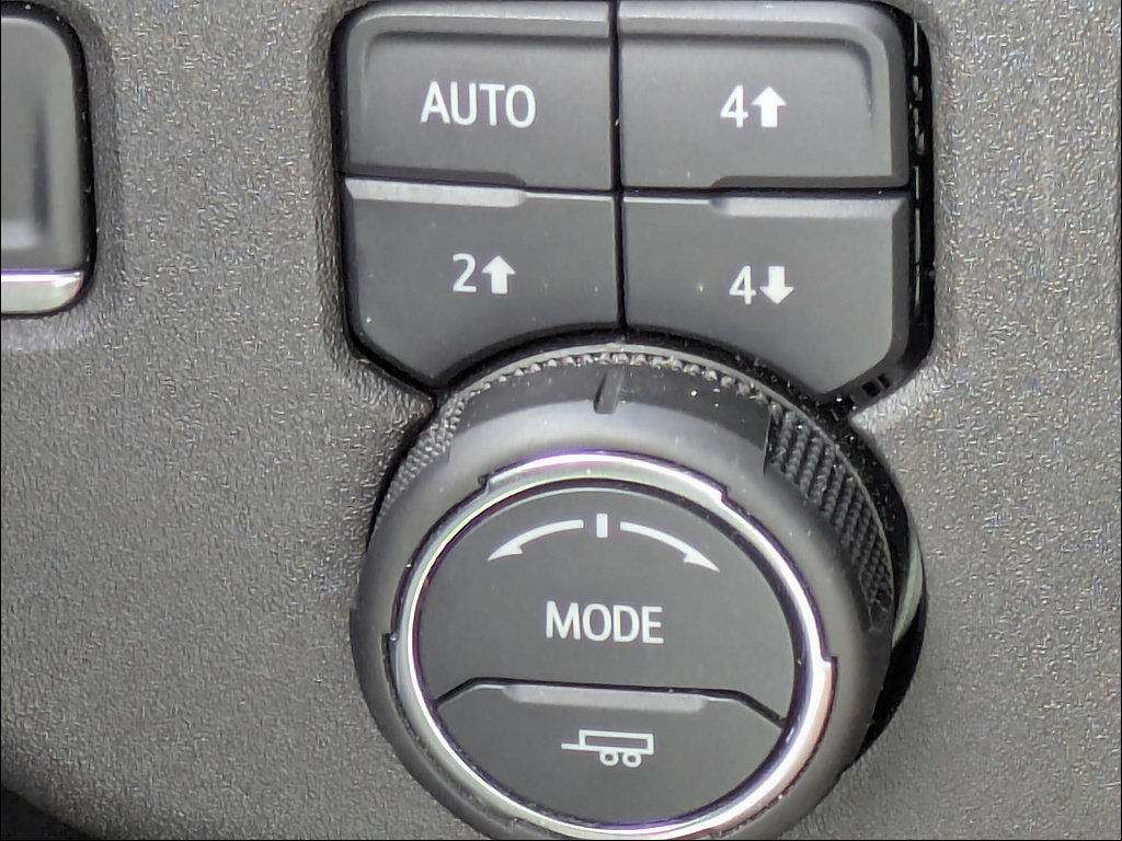 Used 2025 Chevrolet Silverado 3500 High Country w/ Technology Package AWD/4WD image 29