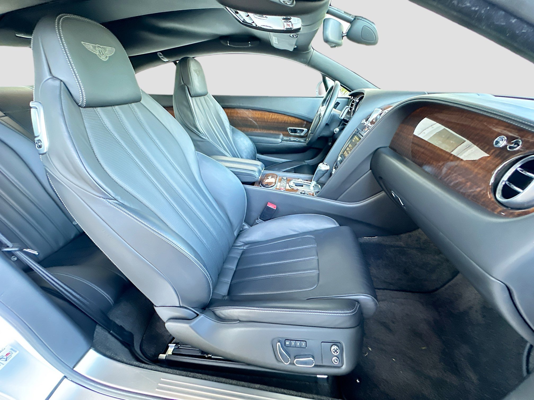 Used 2015 Bentley Continental GT image 27