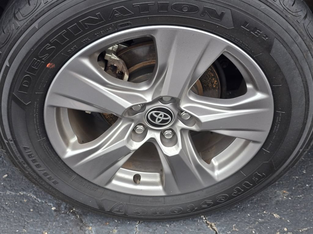 Certified 2025 Toyota RAV4 XLE AWD/4WD image 12