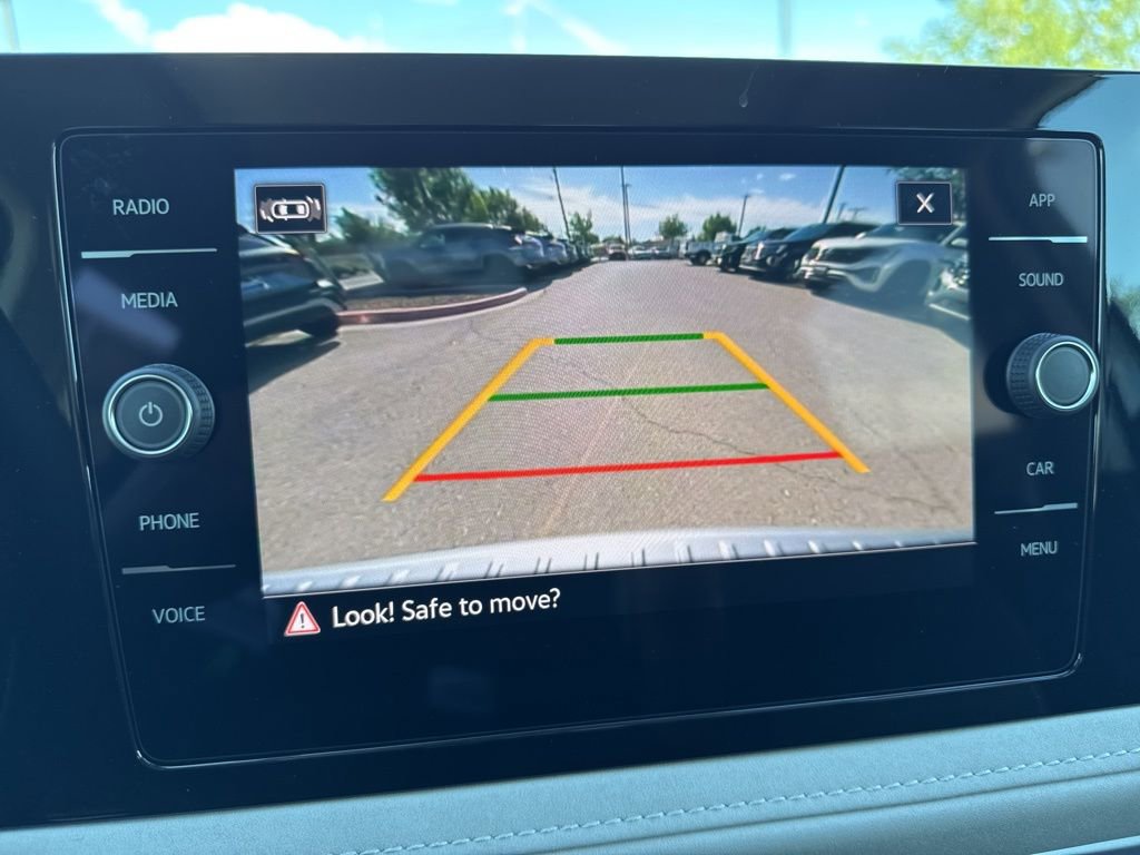 New 2025 Volkswagen Taos SE image 29