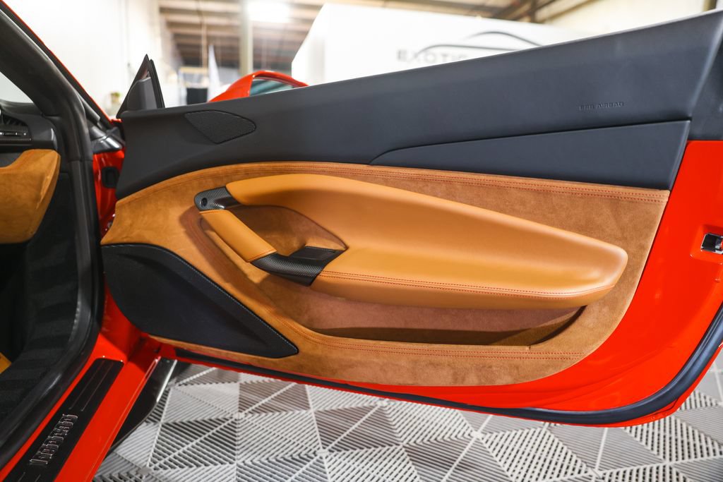Used 2023 Ferrari F8 Tributo RWD image 27