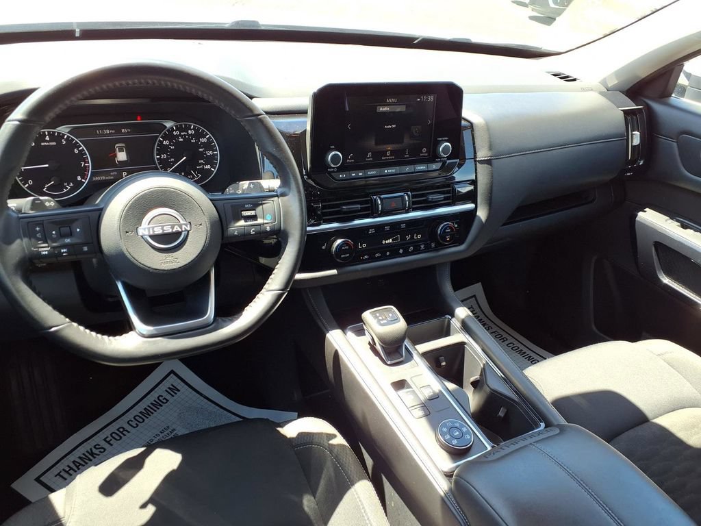 Used 2025 Nissan Pathfinder SV AWD/4WD image 5
