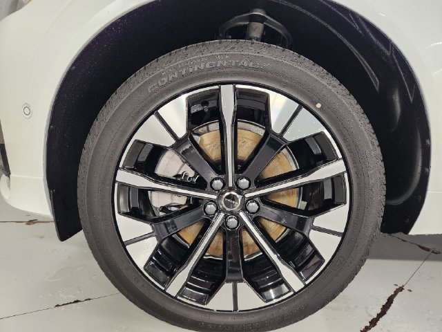 New 2027 Volvo XC60 T8 Plus AWD/4WD image 8