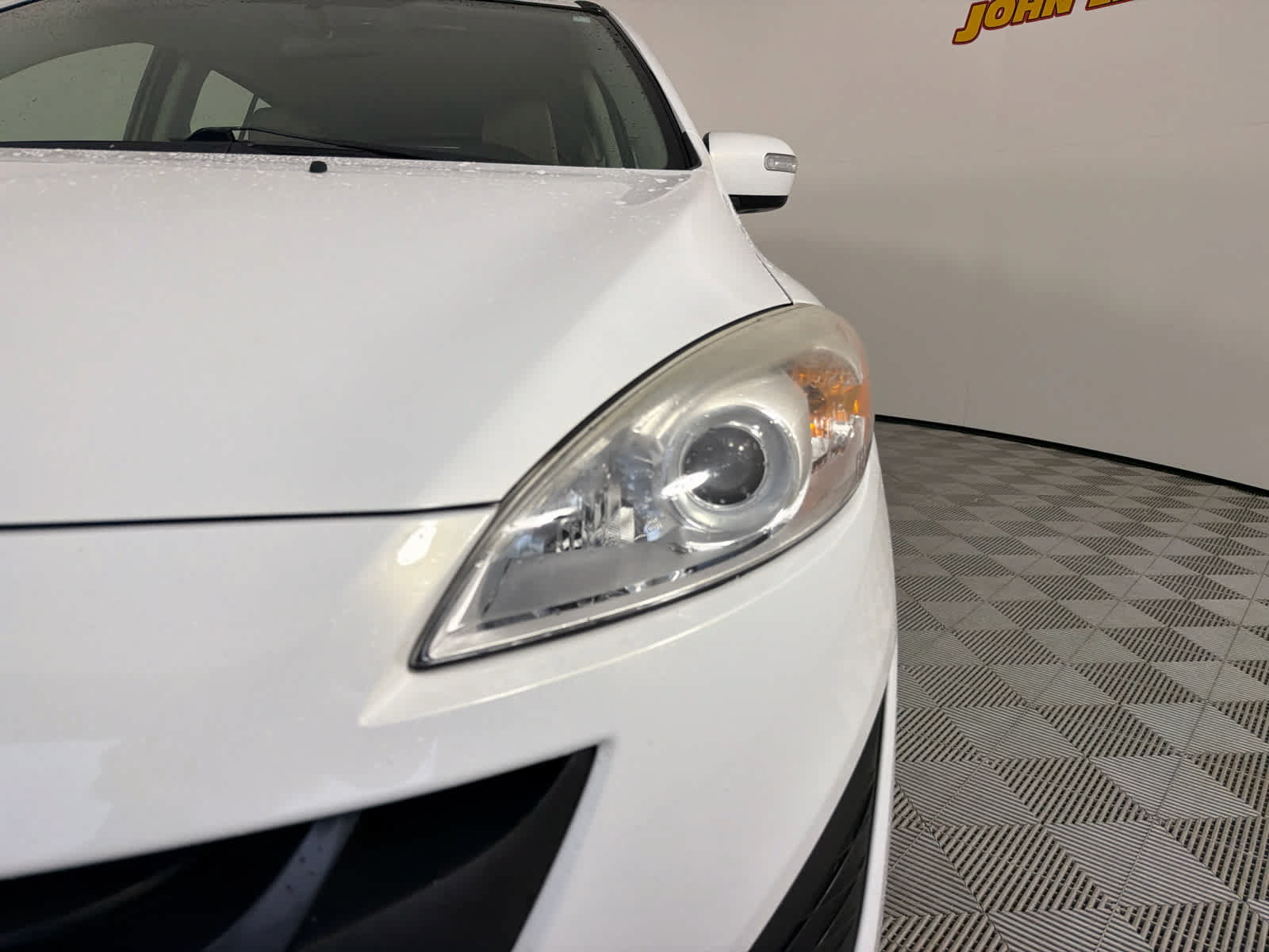 Used 2014 MAZDA MAZDA5 Touring w/ Moonroof & Audio Package FWD image 9