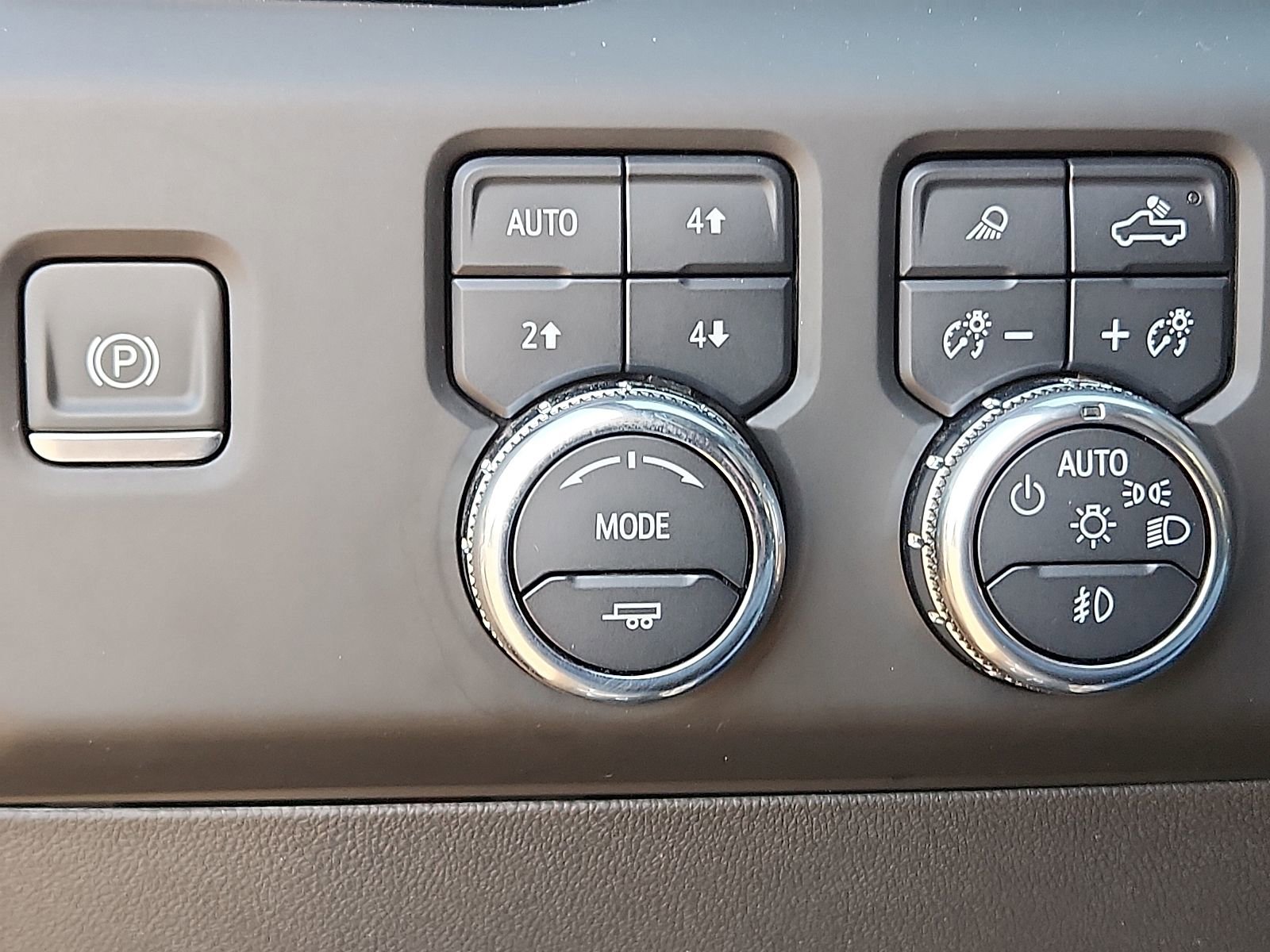 Used 2024 GMC Sierra 1500 AT4 w/ Technology Package image 16