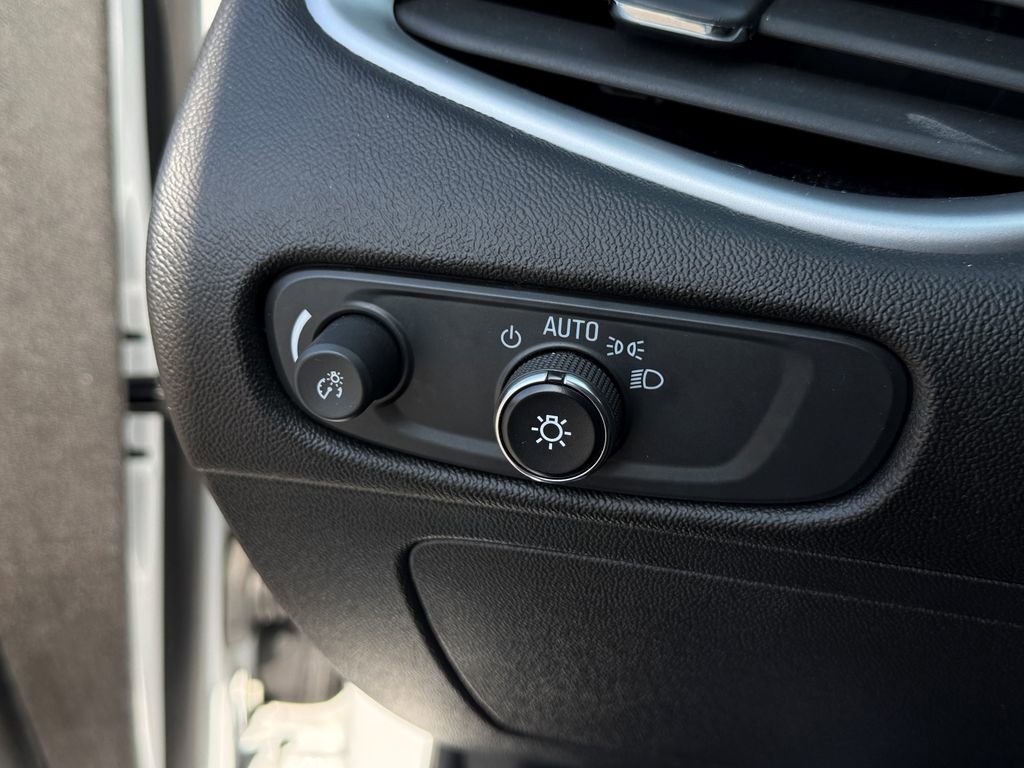 Used 2023 Chevrolet Malibu LT image 33