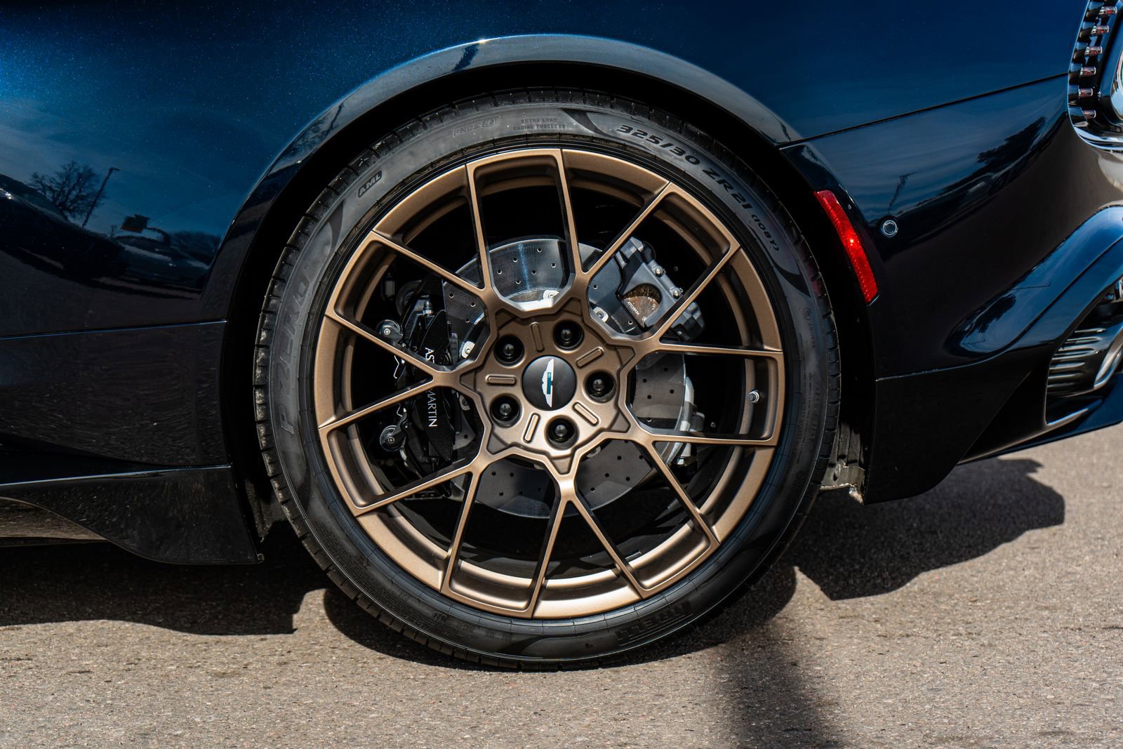 Used 2025 Aston Martin Vanquish image 7