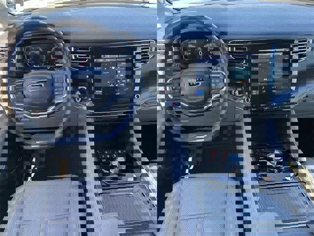 Used 2024 Jeep Wagoneer L Series II w/ Flexible Seating Group image 10