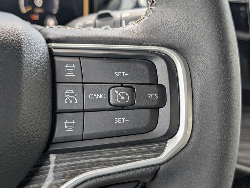 Used 2022 Jeep Wagoneer Series III w/ Convenience Group I AWD/4WD image 36