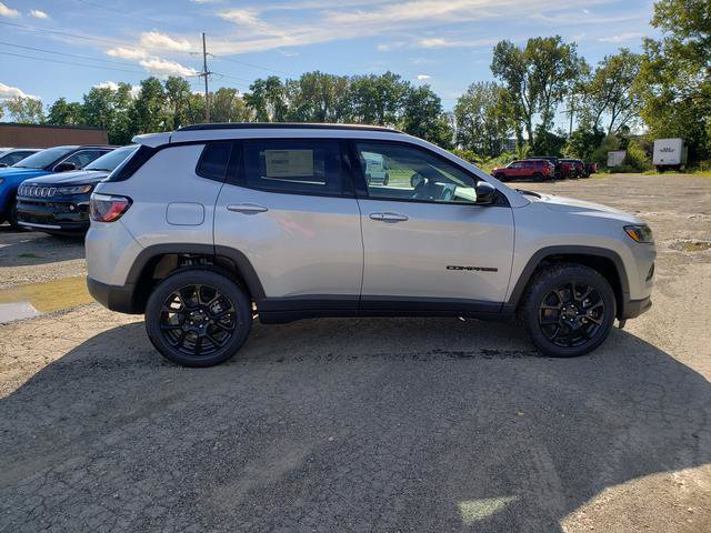 New 2026 Jeep Compass Latitude AWD/4WD image 2