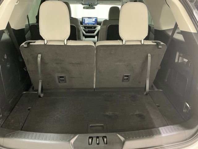 Used 2025 Ford Explorer Active w/ Active Comfort Package RWD image 16
