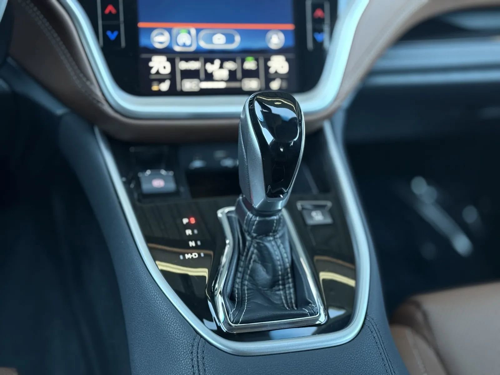 Used 2022 Subaru Outback Touring w/ Popular Package #2 image 35