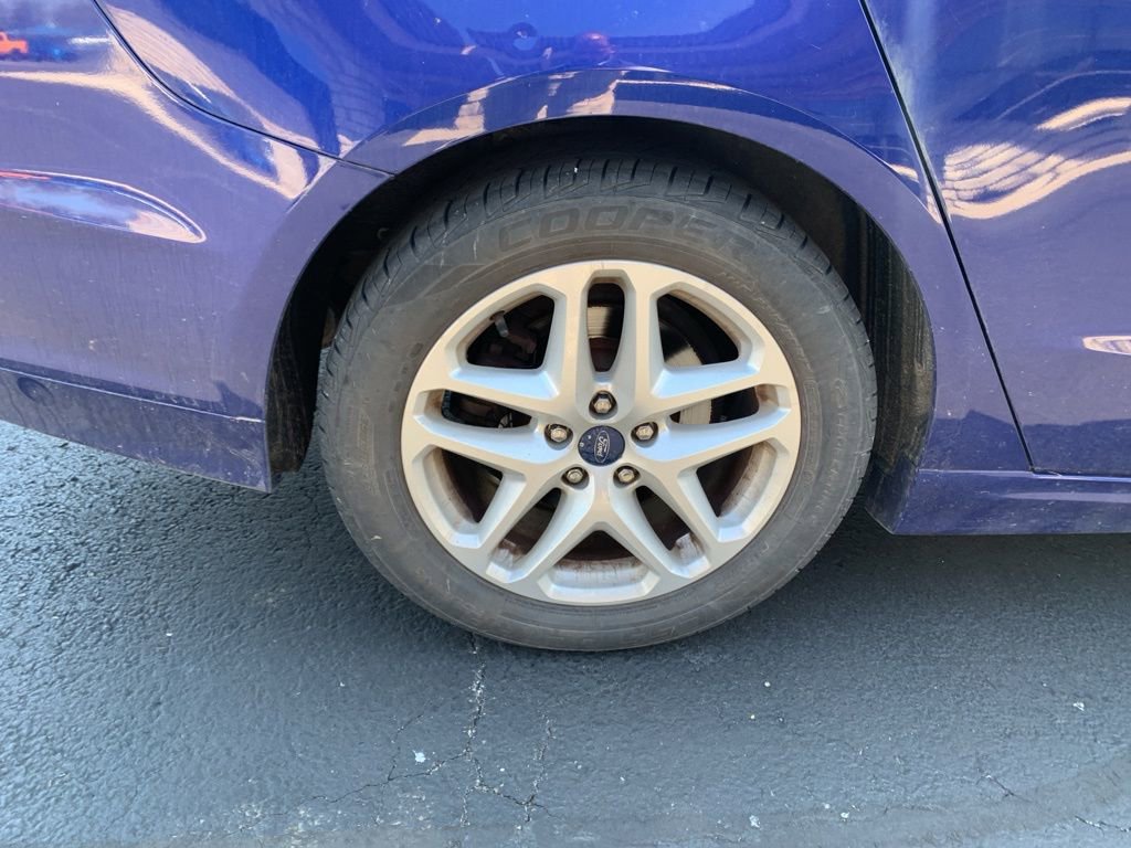 Used 2016 Ford Fusion SE image 10