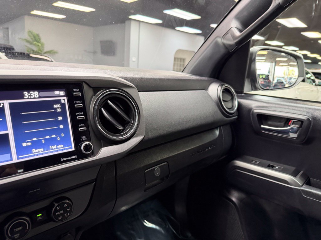 Used 2020 Toyota Tacoma TRD Sport w/ Technology Package AWD/4WD image 27