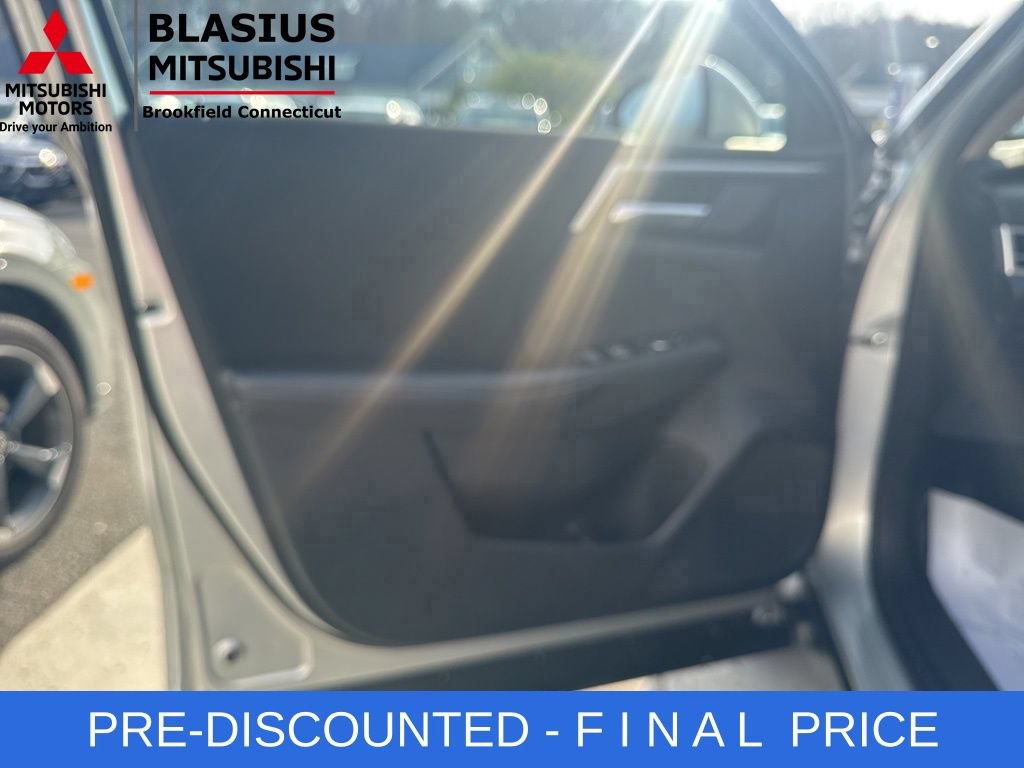 Used 2025 Mitsubishi Outlander ES AWD/4WD image 21