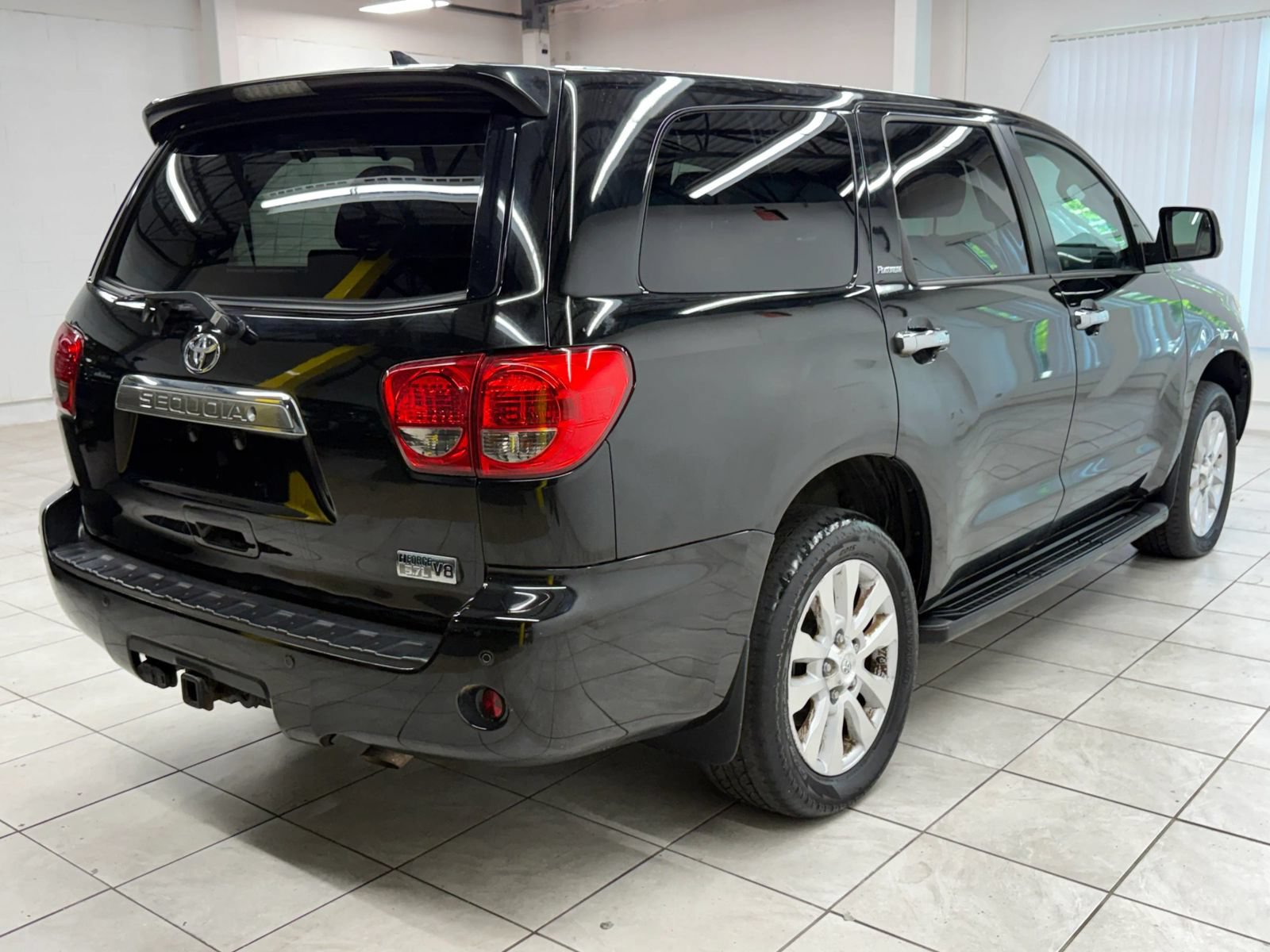 Used 2014 Toyota Sequoia Platinum AWD/4WD image 9