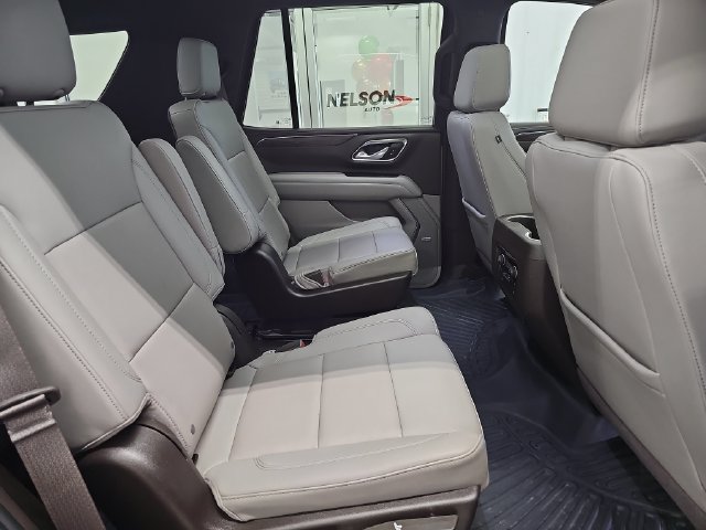 Used 2022 Chevrolet Tahoe LT w/ Luxury Package AWD/4WD image 32