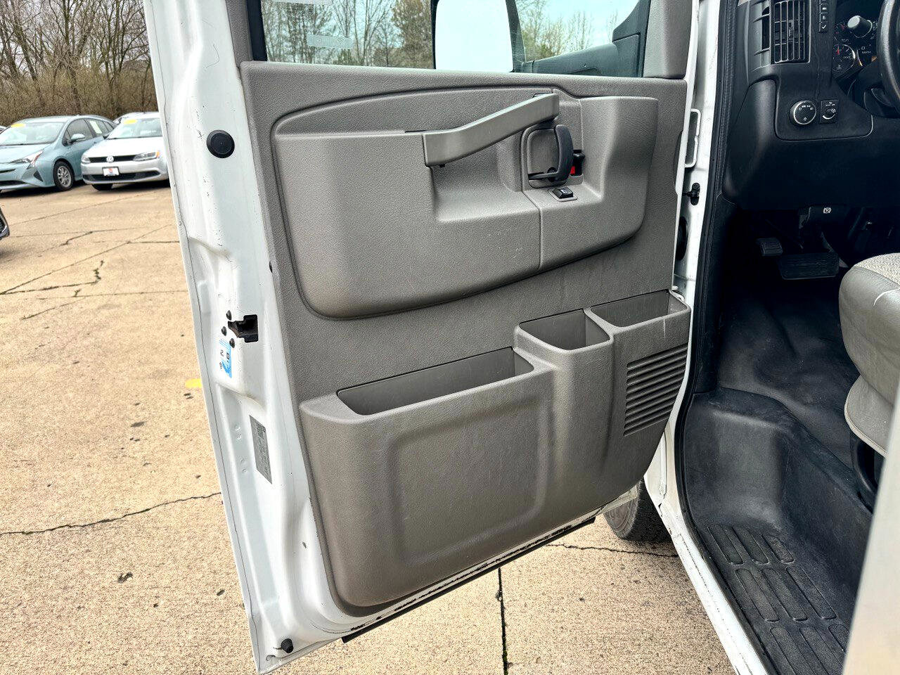 Used 2019 GMC Savana 3500 w/ Power Convenience Package image 7