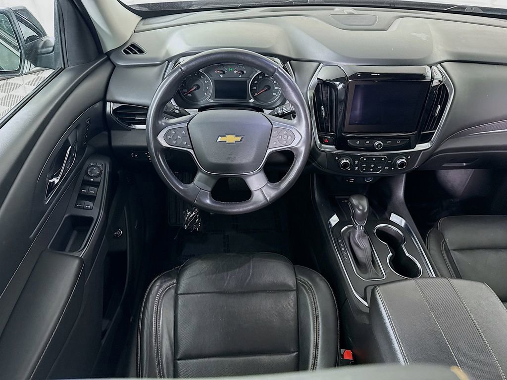 Used 2021 Chevrolet Traverse Premier w/ Redline Edition AWD/4WD image 3