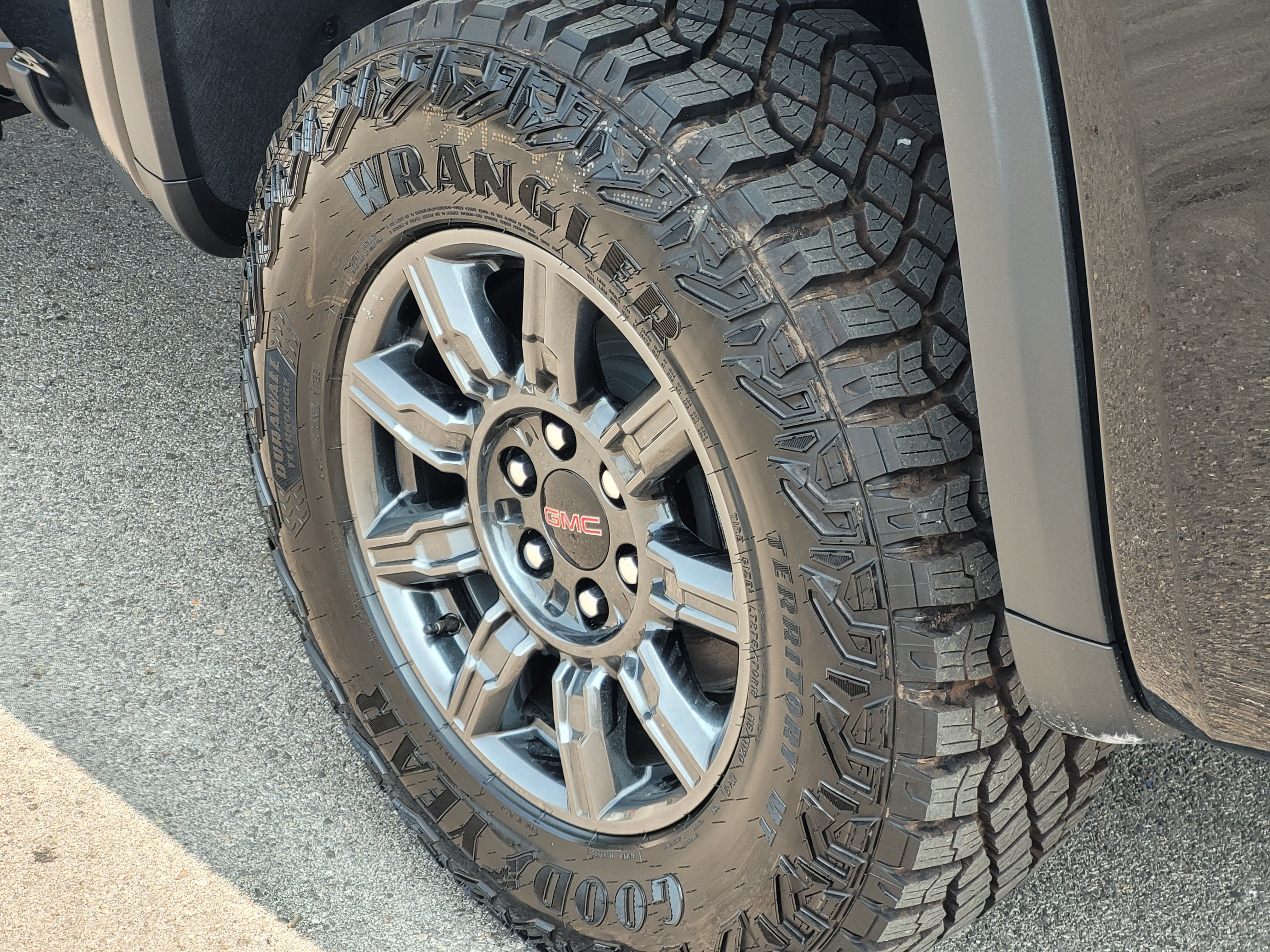 New 2026 GMC Sierra 1500 AT4X w/ LPO, Black Badging Package AWD/4WD image 7