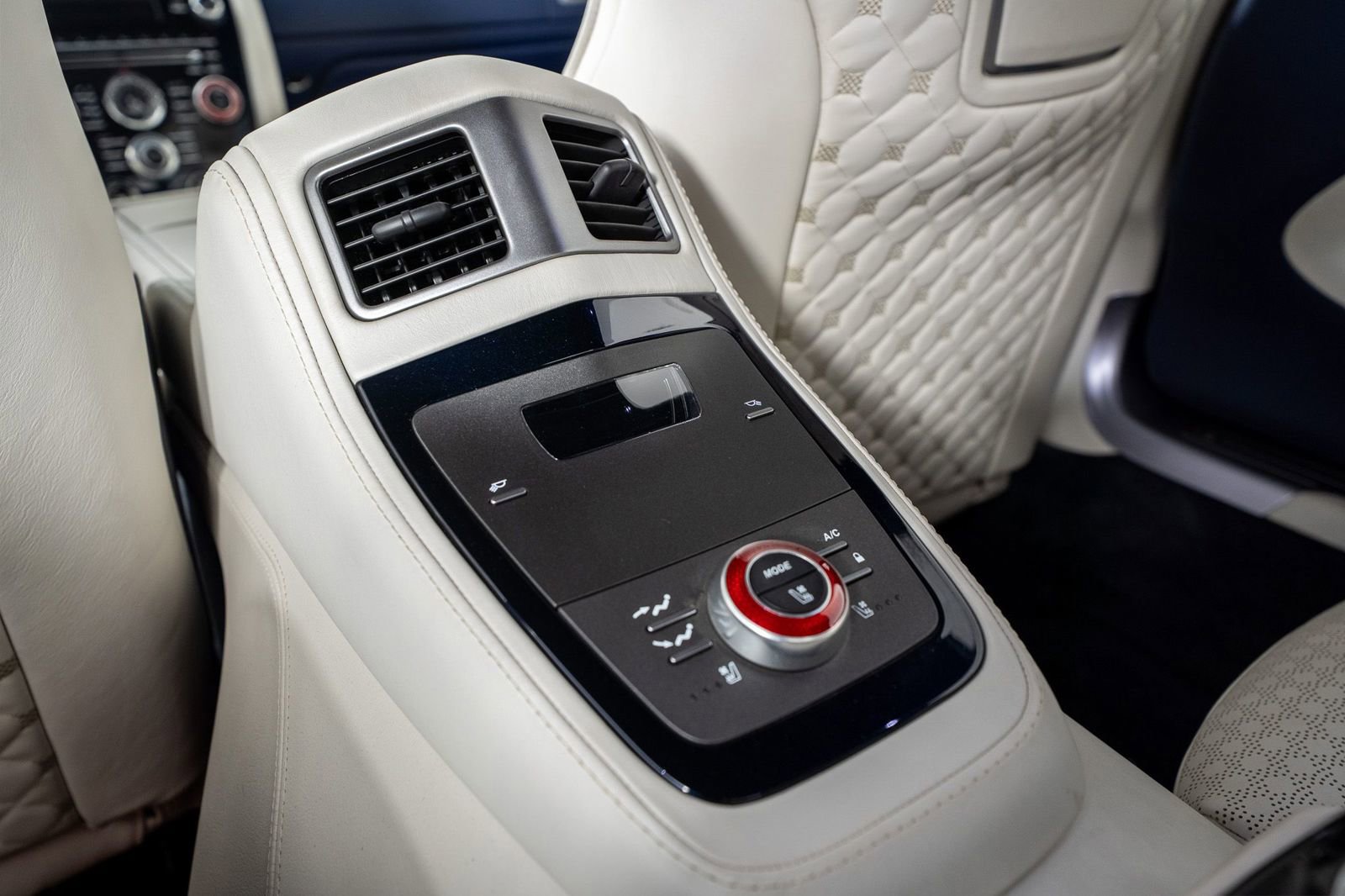 Used 2018 Aston Martin Lagonda RWD image 24