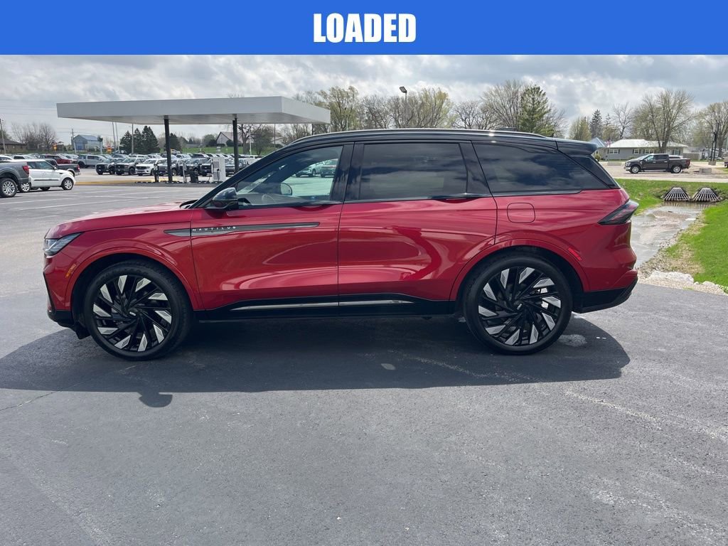 Used 2024 Lincoln Nautilus Reserve w/ Equipment Group 202A image 7