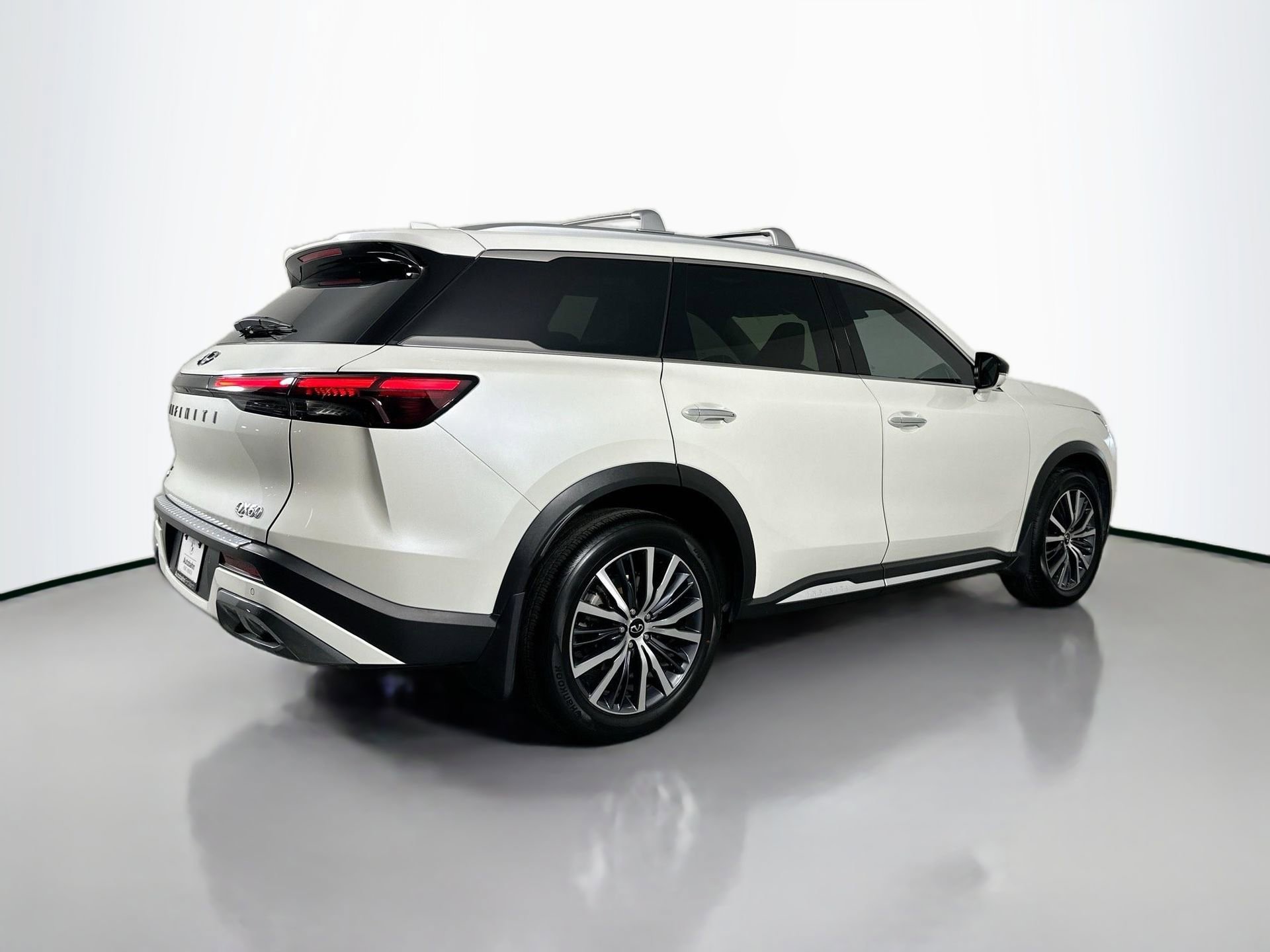 Used 2024 INFINITI QX60 Sensory w/ Vision Package image 6