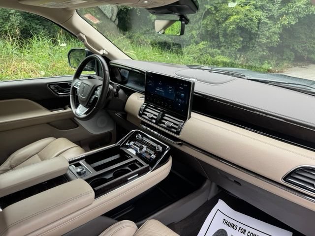 Used 2023 Lincoln Navigator Reserve AWD/4WD image 21
